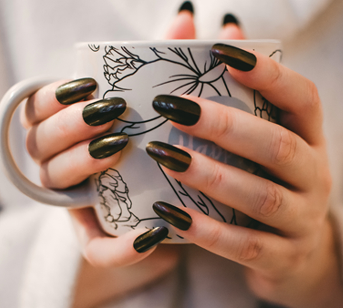 nails 682 x 612